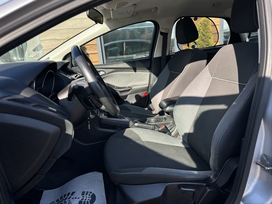 FORD FOCUS 2012 року, 2.0 бензин, автомат, передній привід.