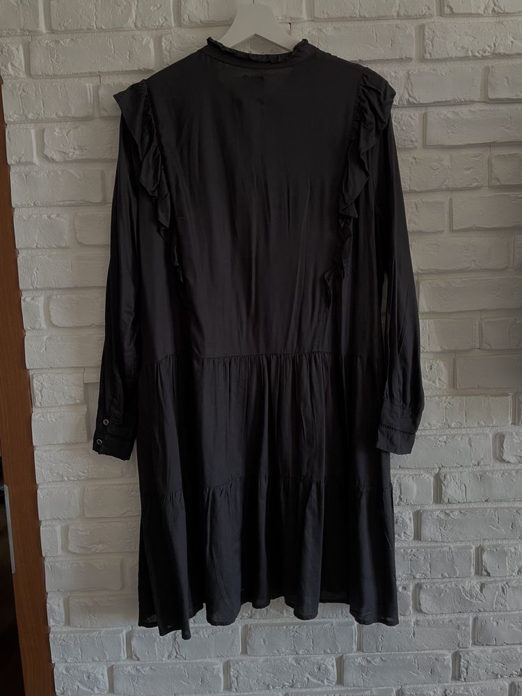 Czarna sukienka kowbojska haft falbany kołnierzyk stójka ONLY 42 XL