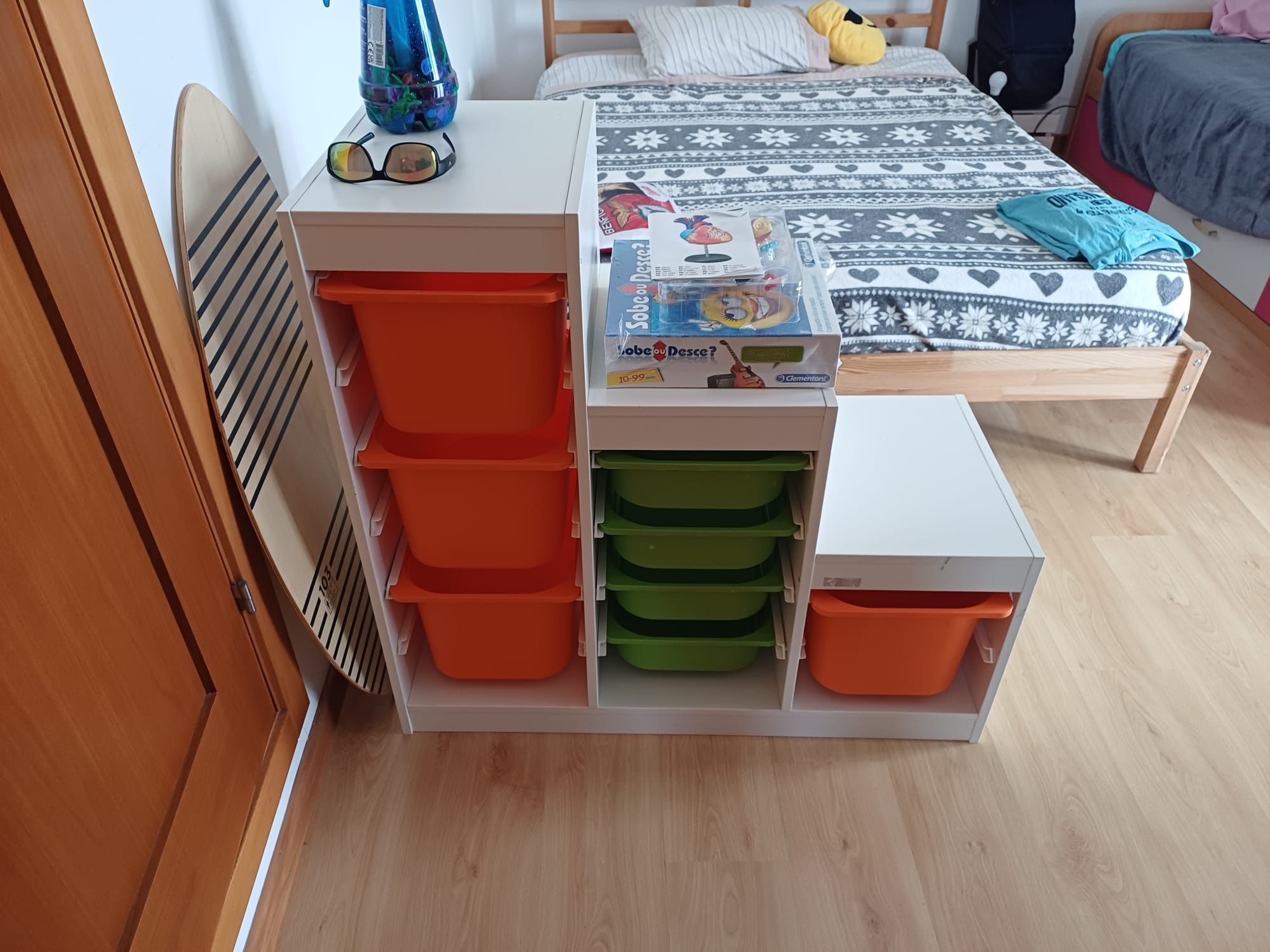 Móvel de Arrumação IKEA com Caixas Trofast – Bom Estado