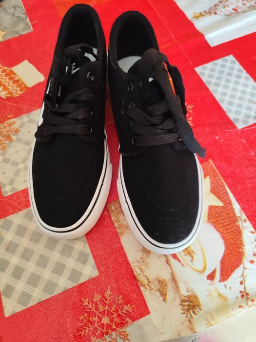 Trampki czarne rozm 40