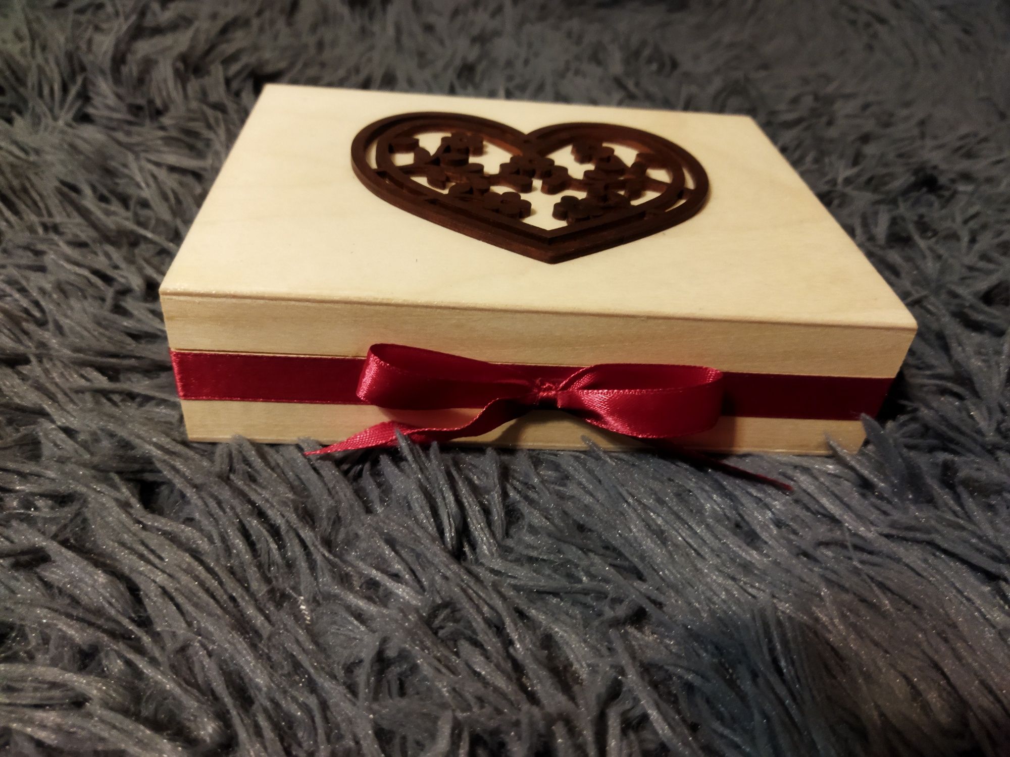 Drewniane pudełko na obrączki