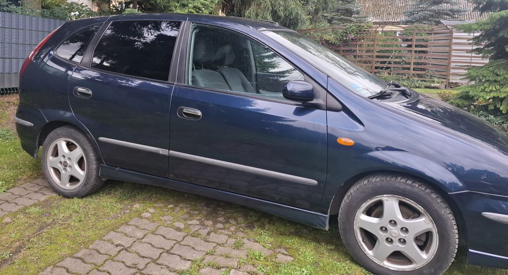 Nissan Almera tino 2004