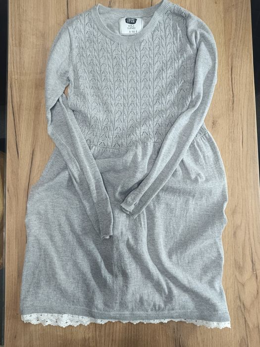 Sweterkowa sukienka 152 cm