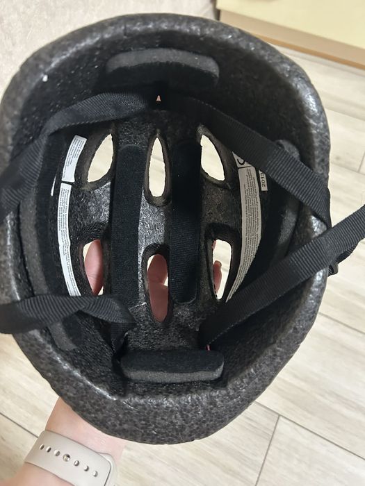 Шлем для велосипедистів.