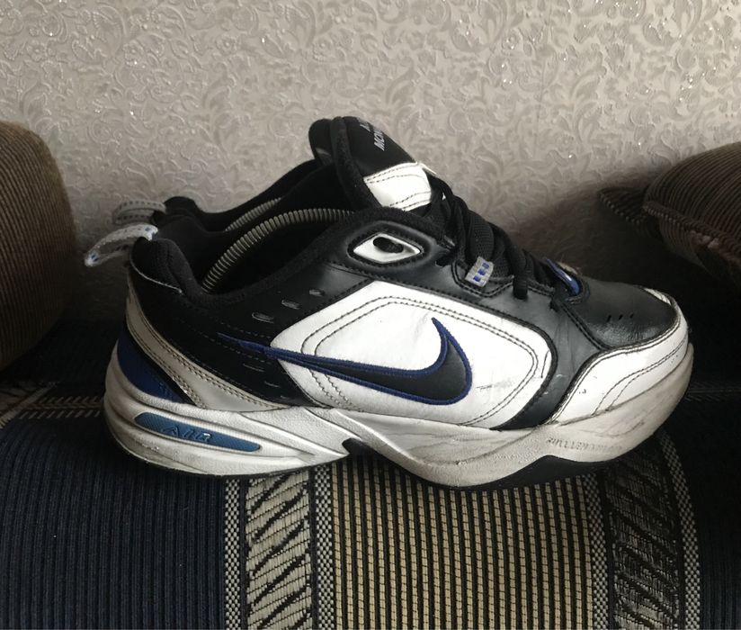Кросівки Nike Air Monarch 42-43 розмір, по устілці 27,5  см приблизно