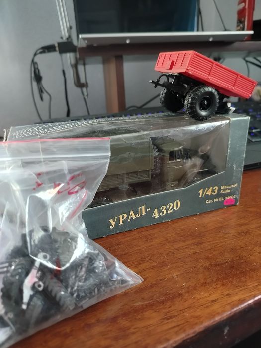 Урал модель СССР 1:43 две единици