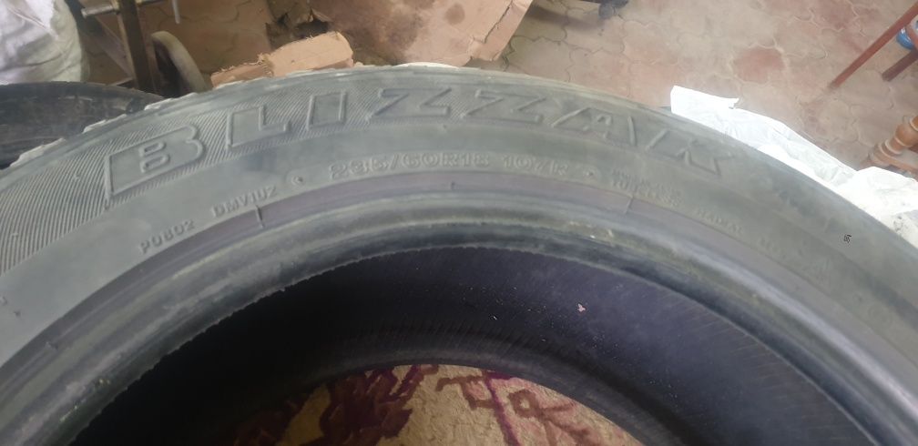 Продам шини 245/60R18