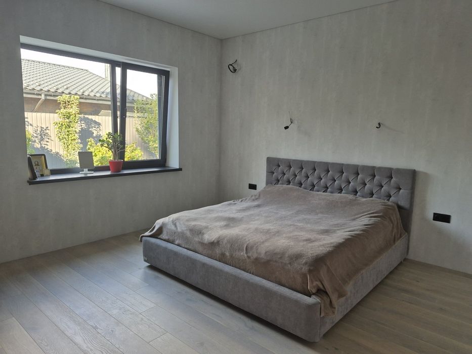 Продаж сучасного будинку в місті Українка