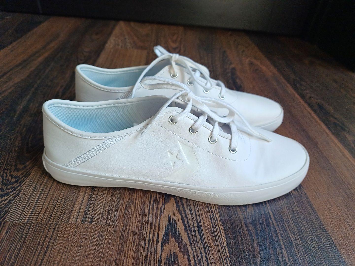 Convers жіночі кросівки