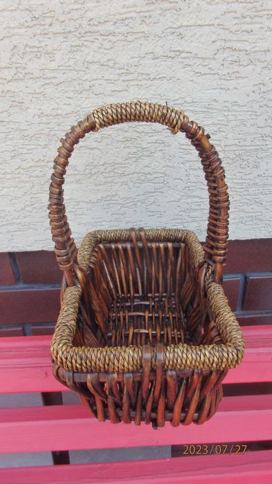 Koszyk wiklinowy