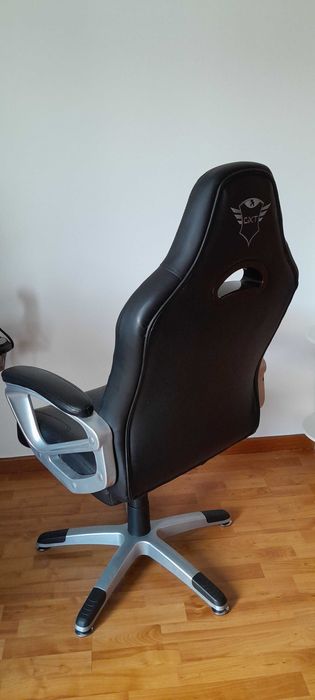 Cadeira Gaming Trust GXT 705