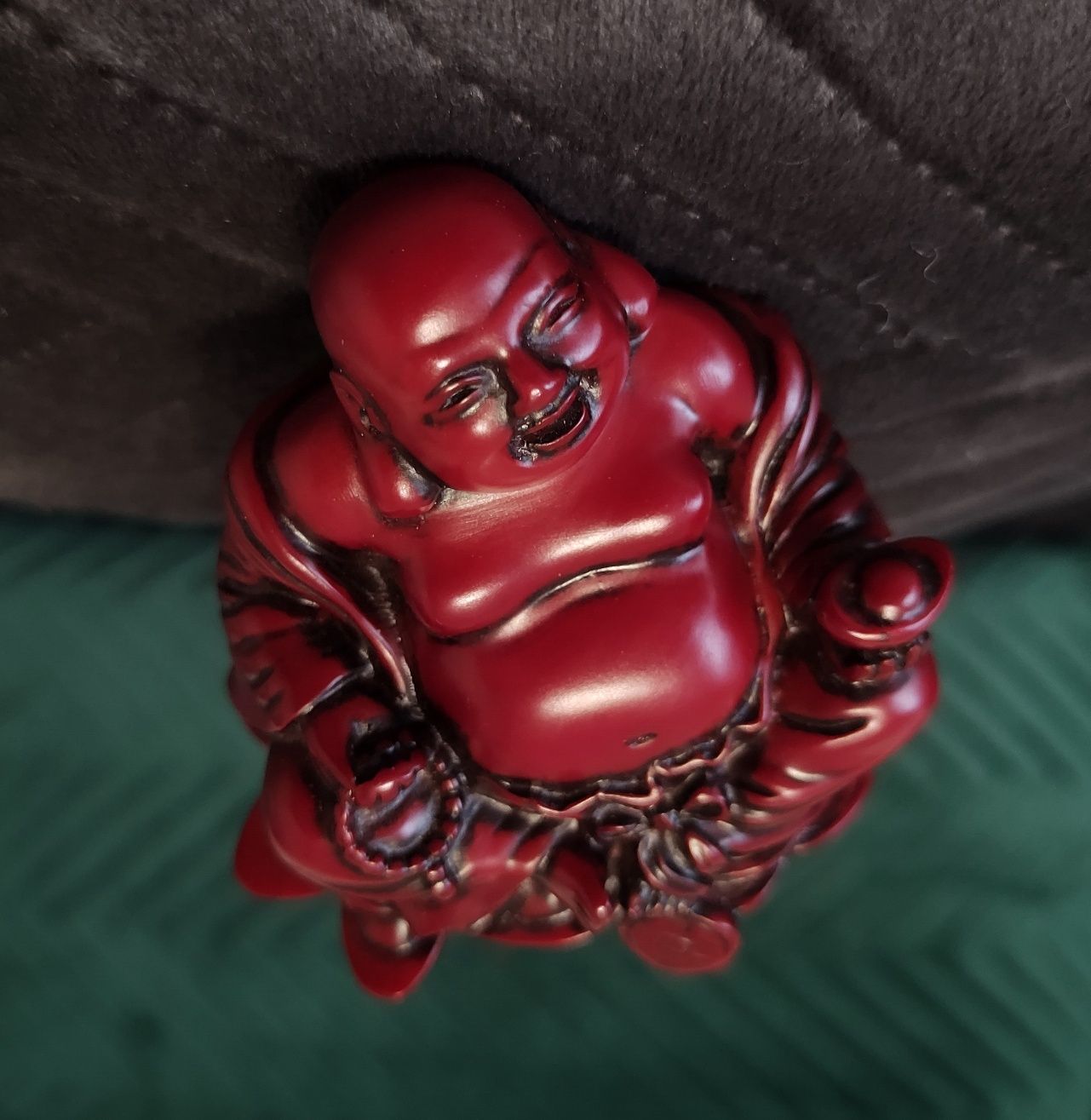 Piękna figurka, statuetka z żywicy - szczęśliwy Budda