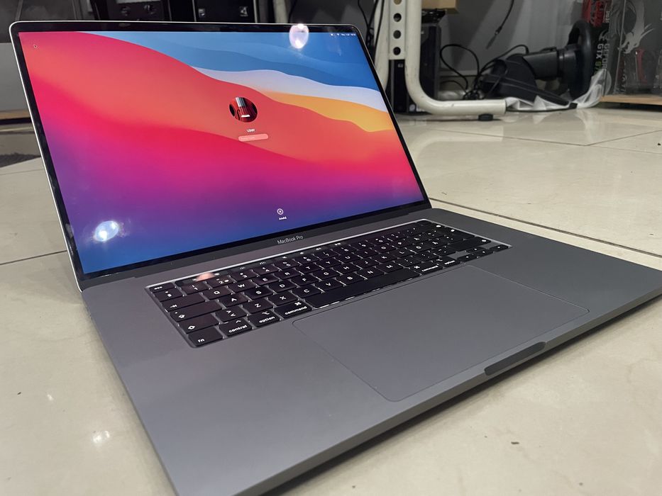 Macbook Pro i9-9gen 1000ssd 16gb ddr4