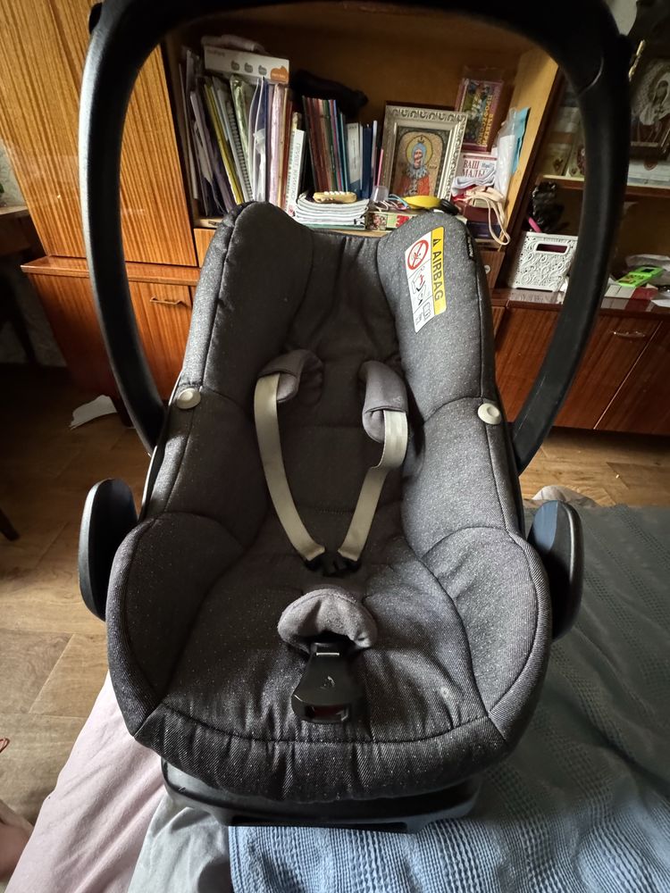 автолюлька з базою Maxi-Cosi