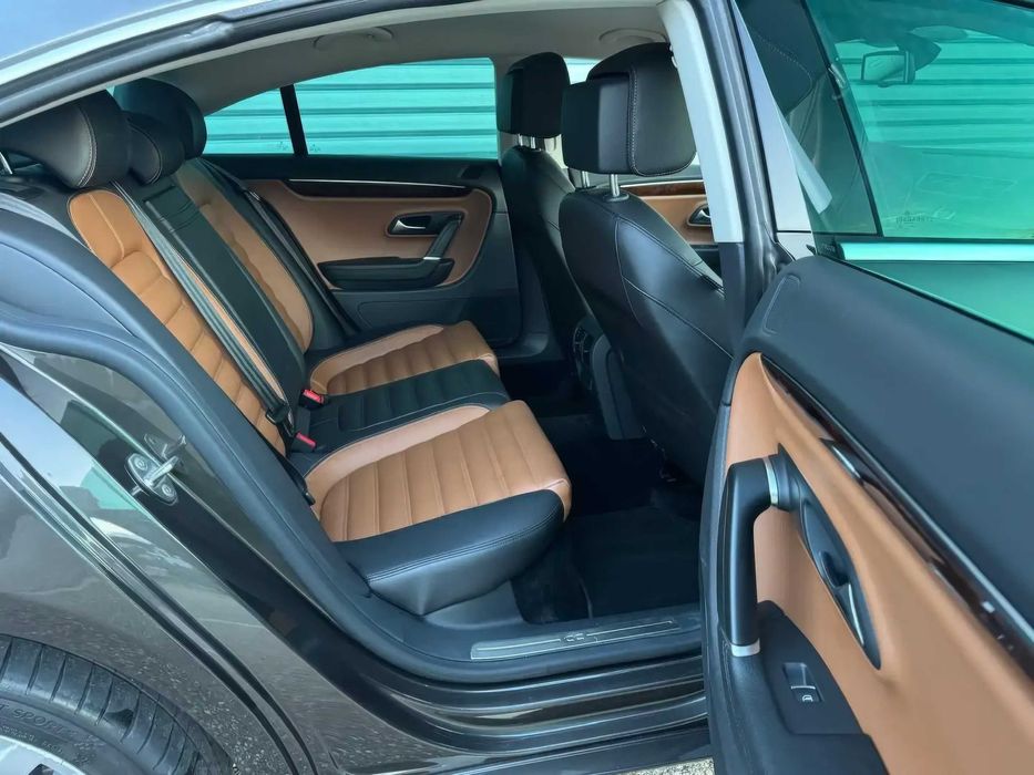 Volkswagen Passat CC      2013