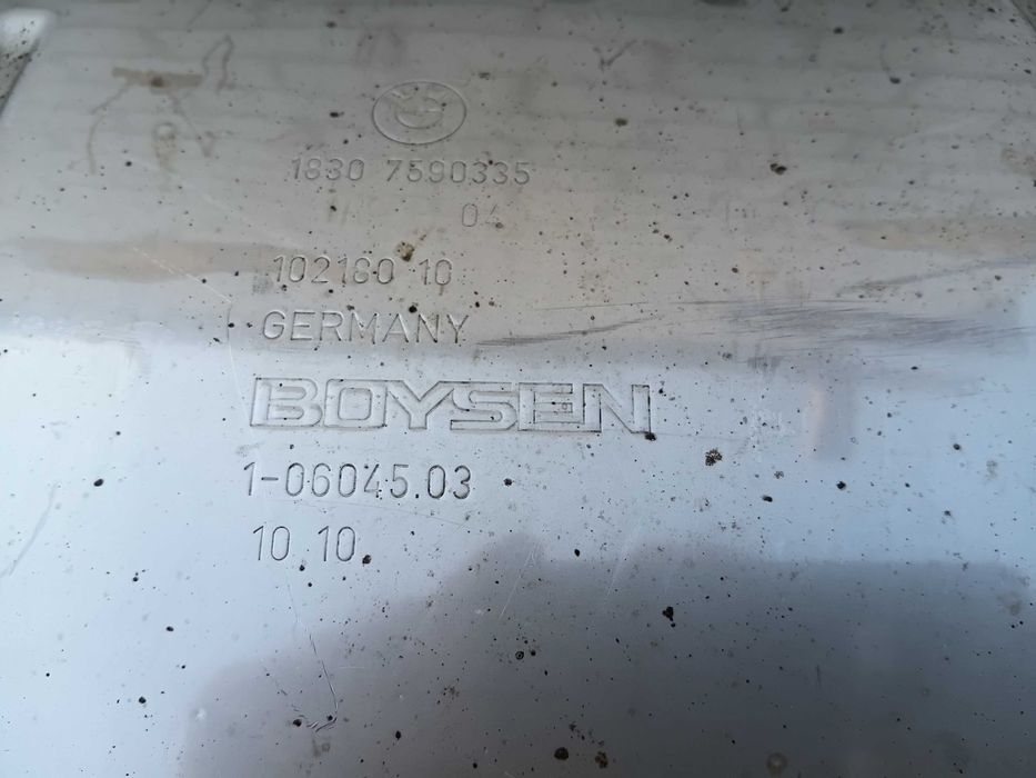 Выхлопная BMW  X6M 4.4  Банка выхлоп BMW X6M 4,4