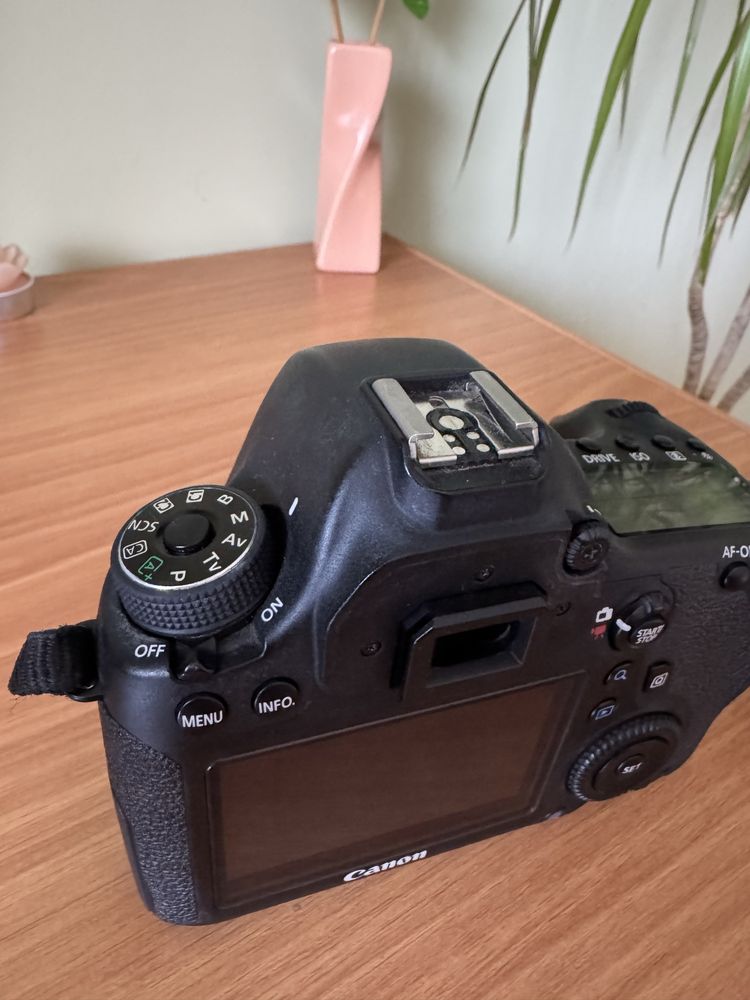 Продам фотоапарат Canon EOS 6 D