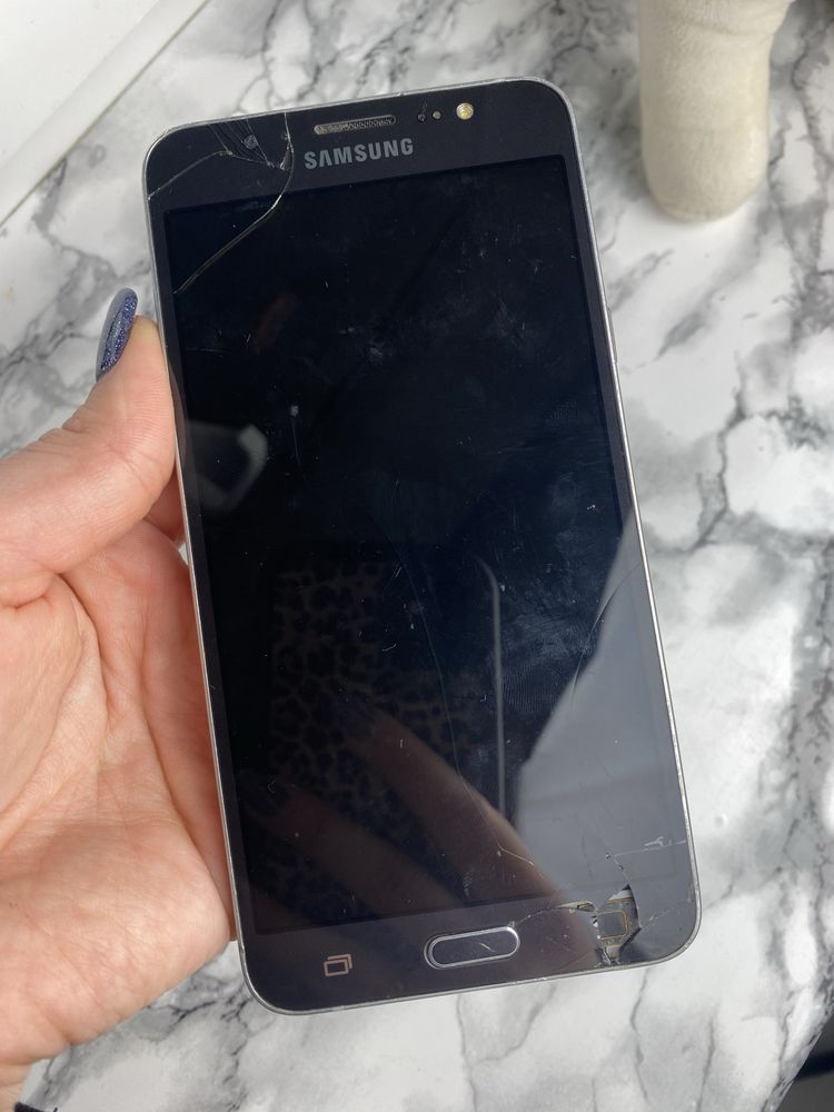 Телефон samsung J7 на запчастини