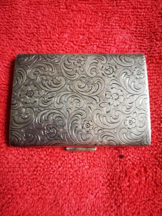 Papierośnica srebrna z monogramem 1943r