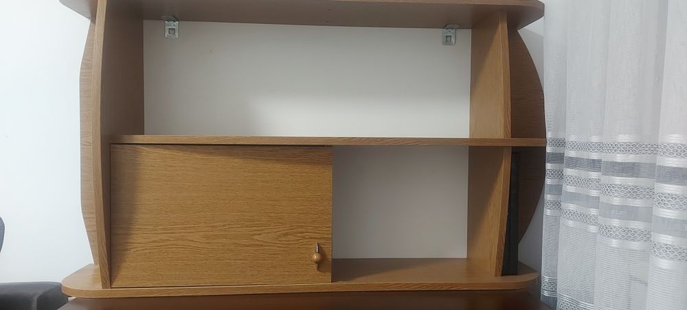 Поличка ,дерев'яна шкільна