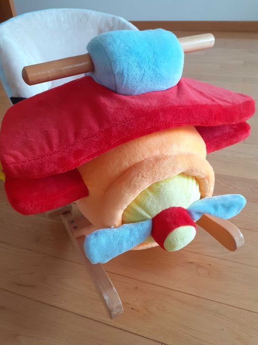 Baloiço avião de pelúcia