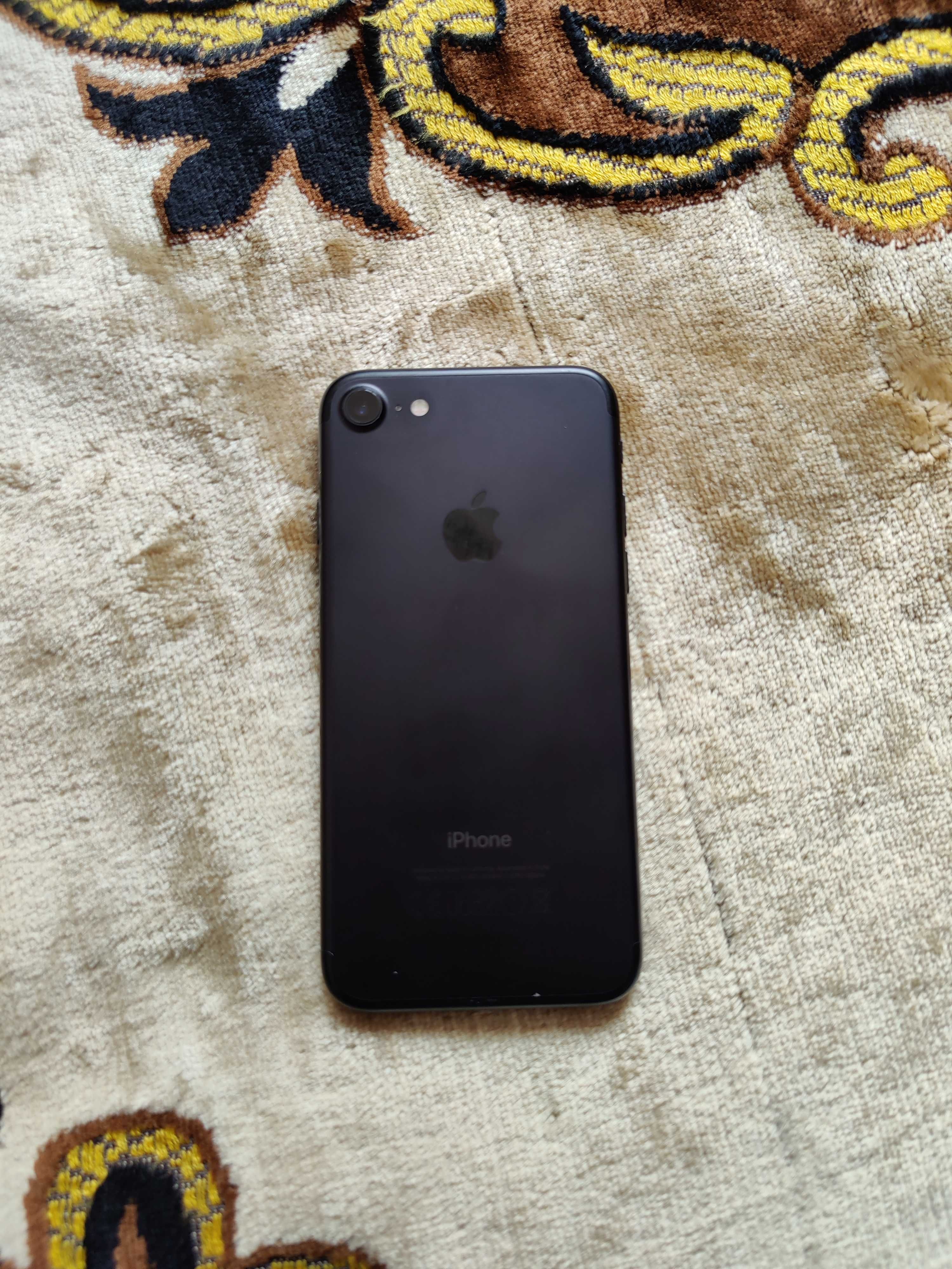 iPhone 7 32 gb гарний стан