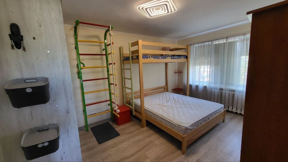 Продаж 2к квартири Космос Комарова Висотна