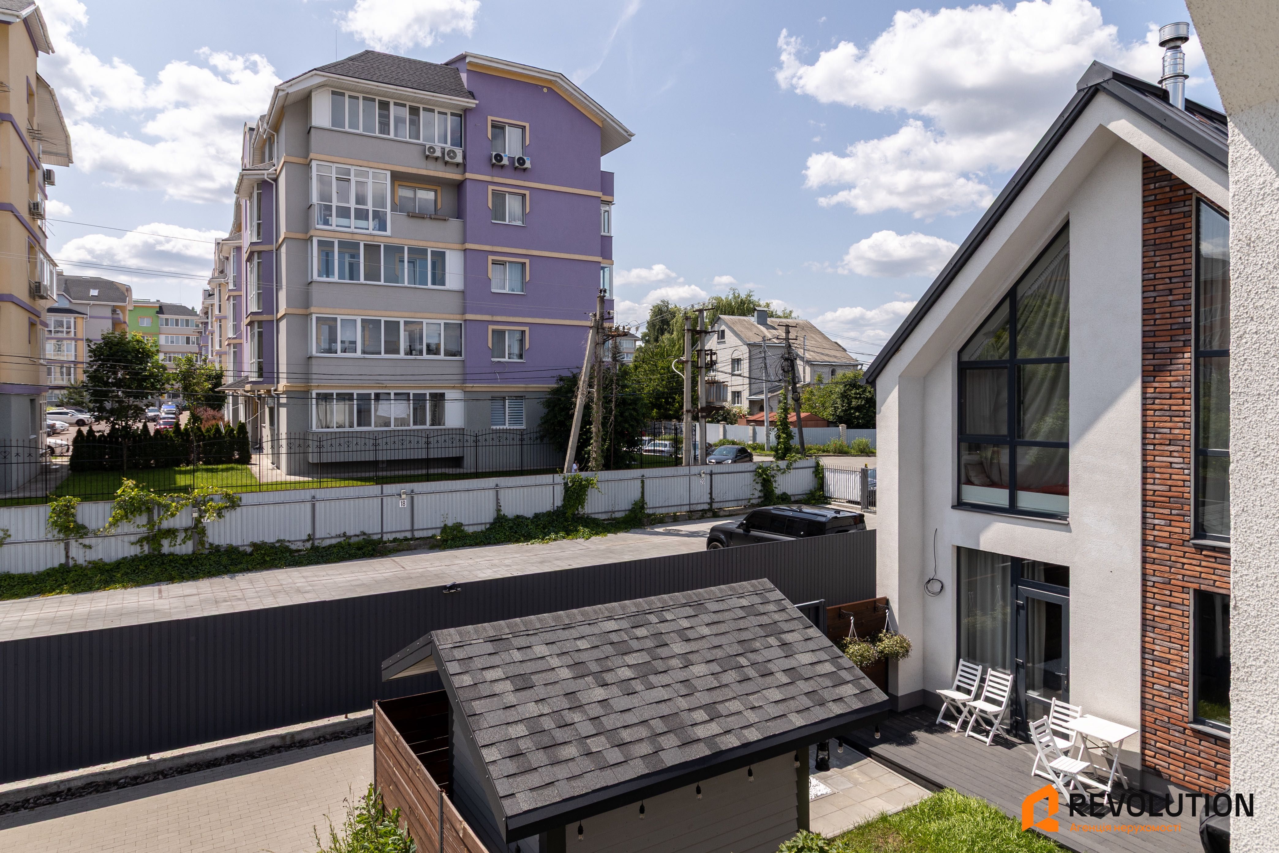 Без% Дуплекс без ремонту із закритою територією у КМ "Villa Gatne"