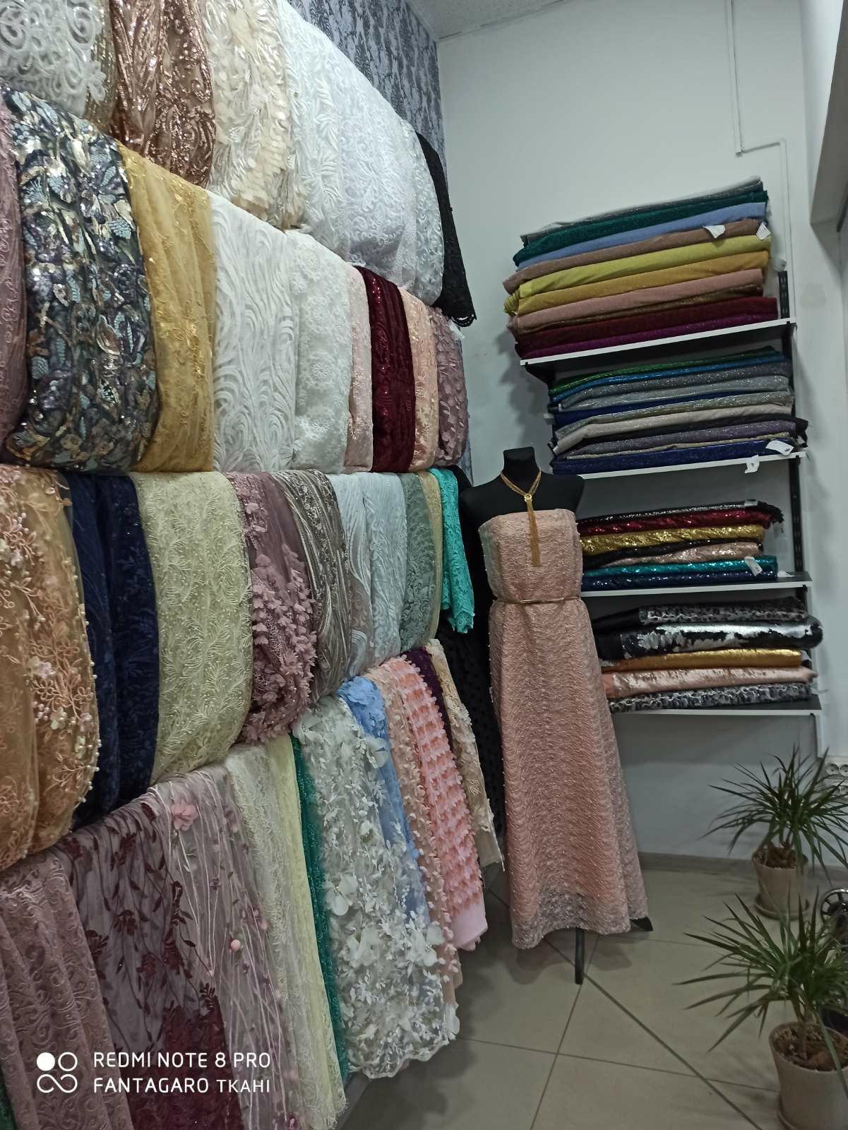 Тканина продається все для відкриття бізнесу