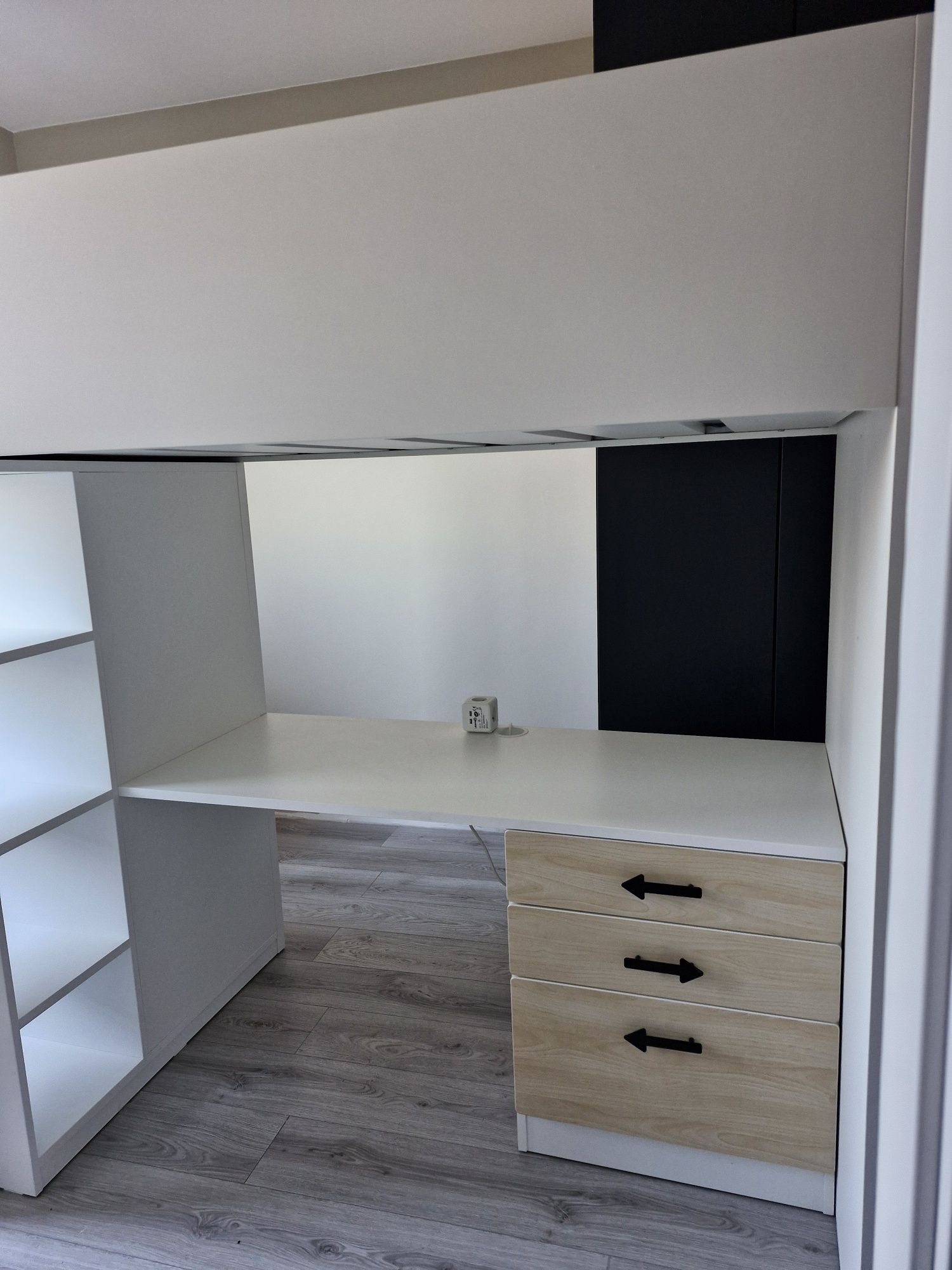 Łóżko piętrowe IKEA SMÅSTAD – stan idealny!