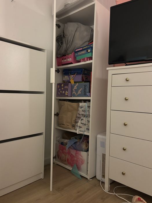 Movel IKEA com arrumação