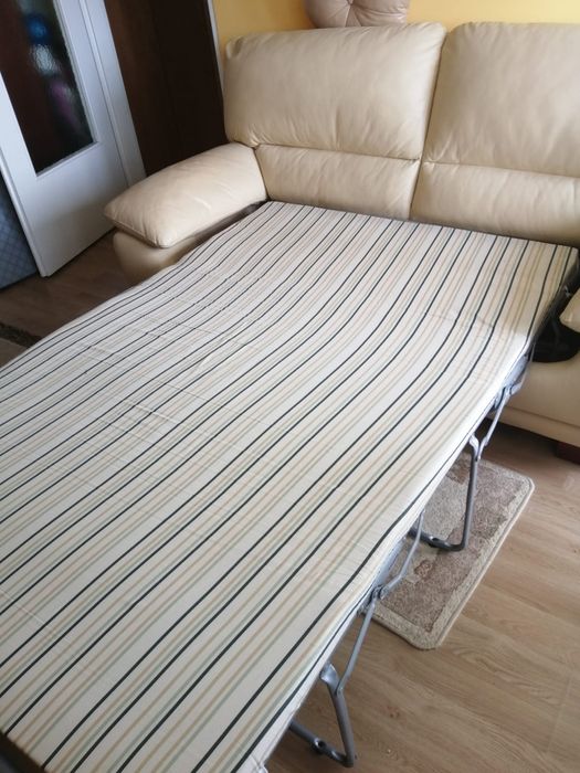 Skórzana kanapa z funkcją spania