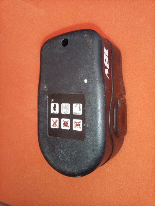 аккумулятор 18 V шуруповерта