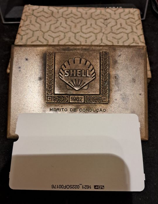 Placa de bronze de 1962 Shell, "Mérito de Condução"