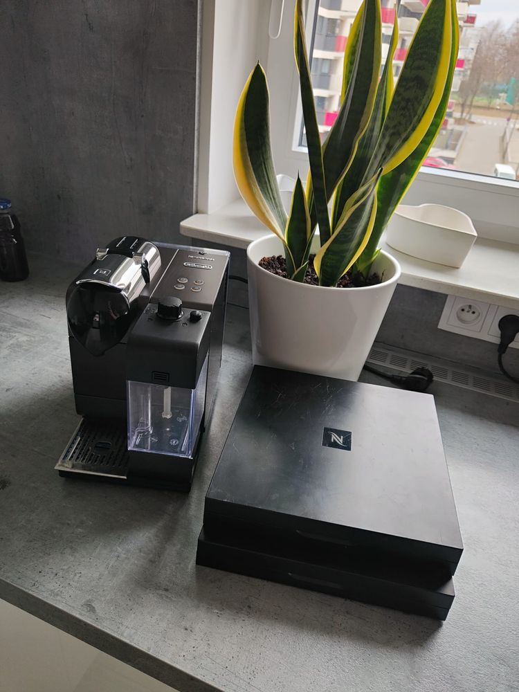 Ekspres Do Kawy DeLonghi EN520.DB z dwoma pojemnikami na kapsułki