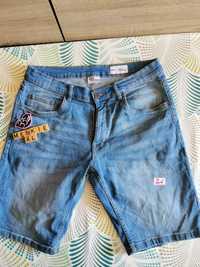 Krótkie spodenki jeans męskie XL.