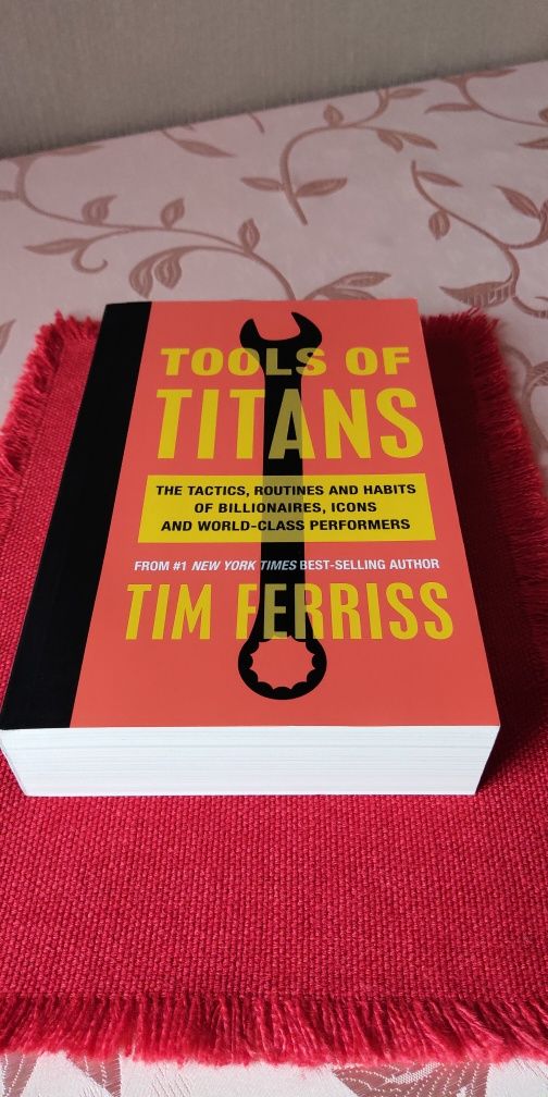 Книга "Tools of Titans" на английском языке