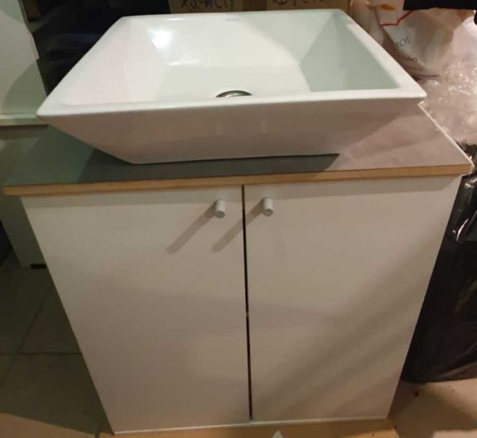 Szafka łazienkowa IKEA z umywalką KERRA biała używana