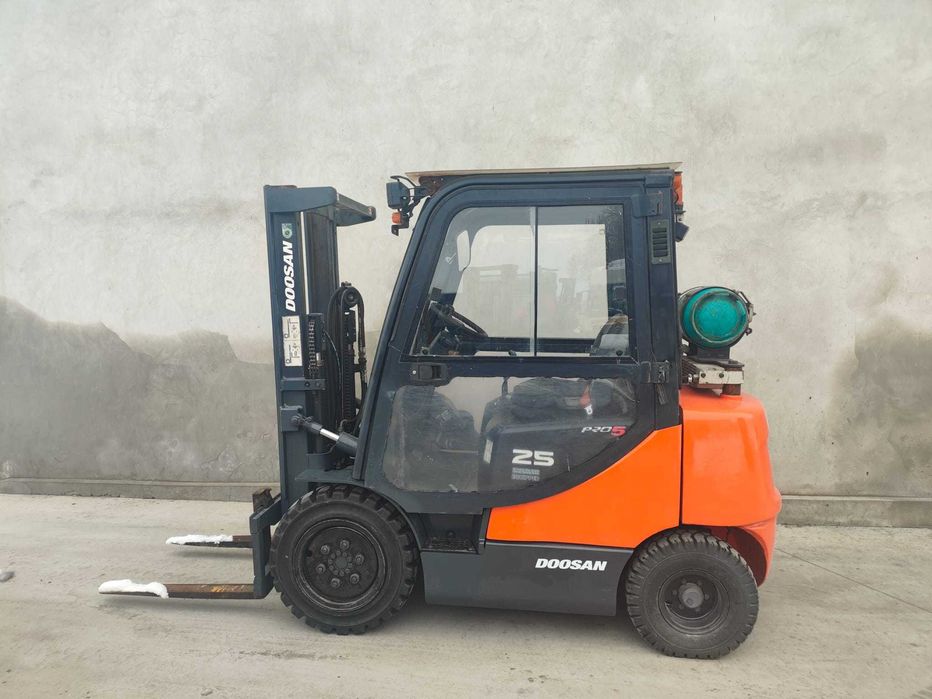 wózek widłowy DOOSAN G25P, z 2017 roku