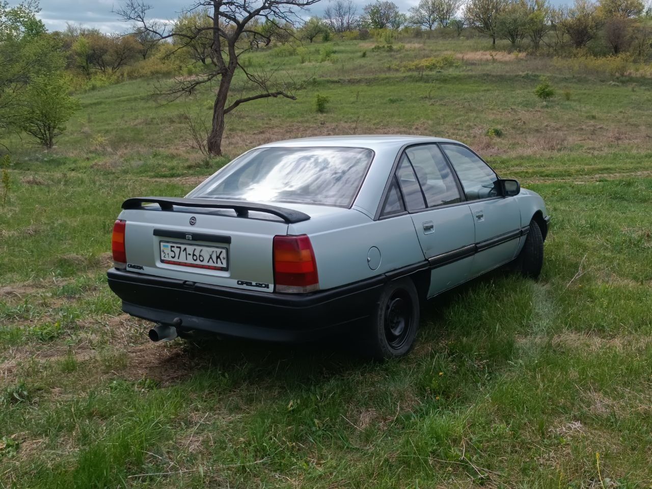 Opel Omega A 2.0