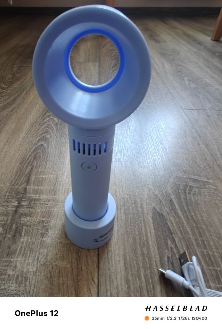 Wentylator bezłopatkowy 3 tryby niebieski 1 szt.