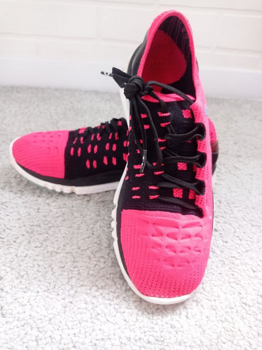 Кросівки UNDER ARMOUR  SPEEDFORM slingshot 40.5 ,26см