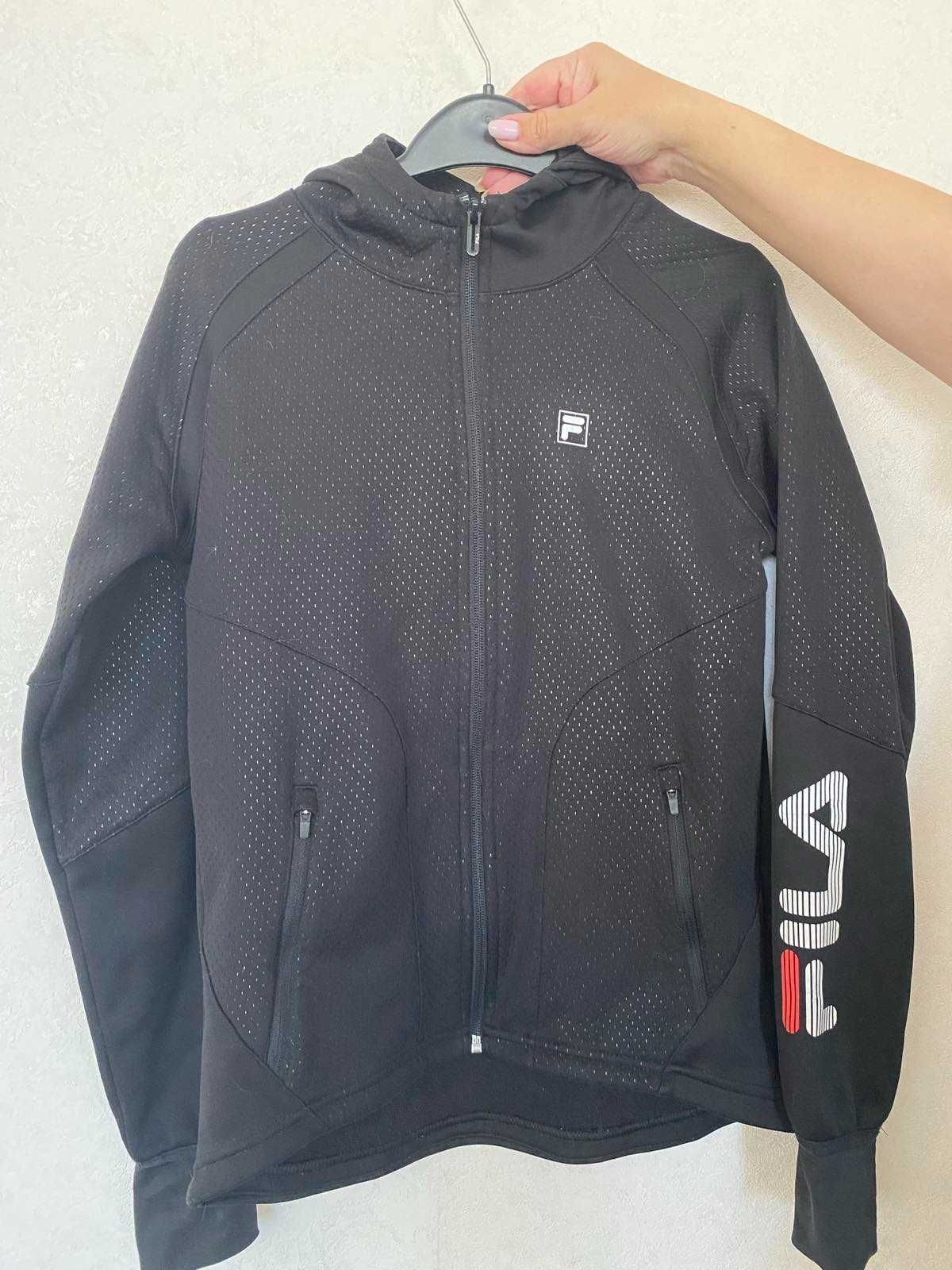 Продам спортивну кофту Fila з капюшоном