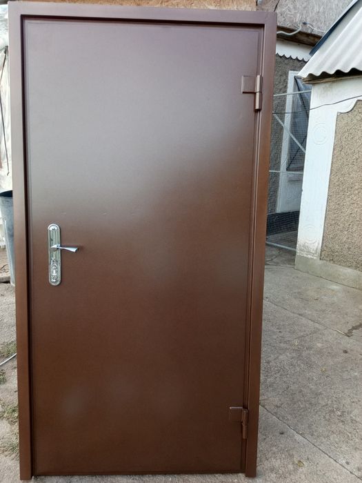 Продам вхідні двері