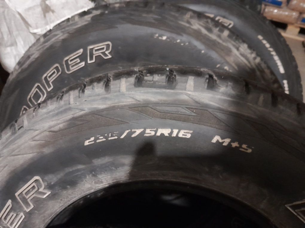 Opony A/T 235/75 R16