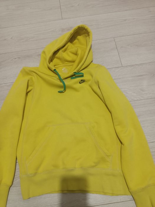 Żółta bluza Nike