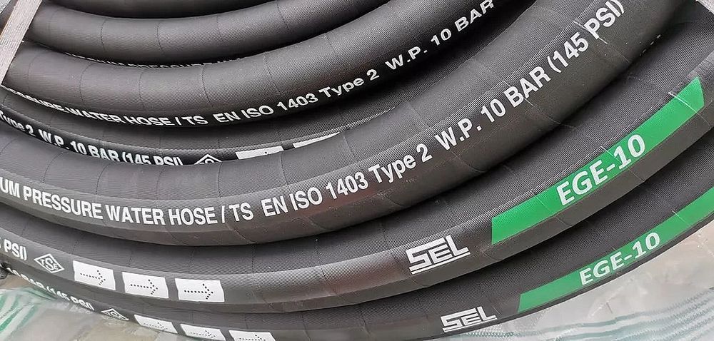 Wąż do wody gumowy tłoczny Fi32mm 10bar