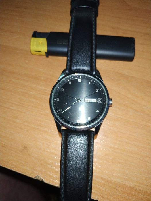 Продам оригинальные часы Calvin Klein в классическом корпусе