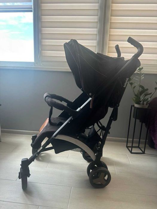 Прогулянкова коляска