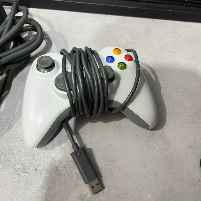 Konsola Xbox 360 120GB + Pad, chip Aurora, 1000+ gier